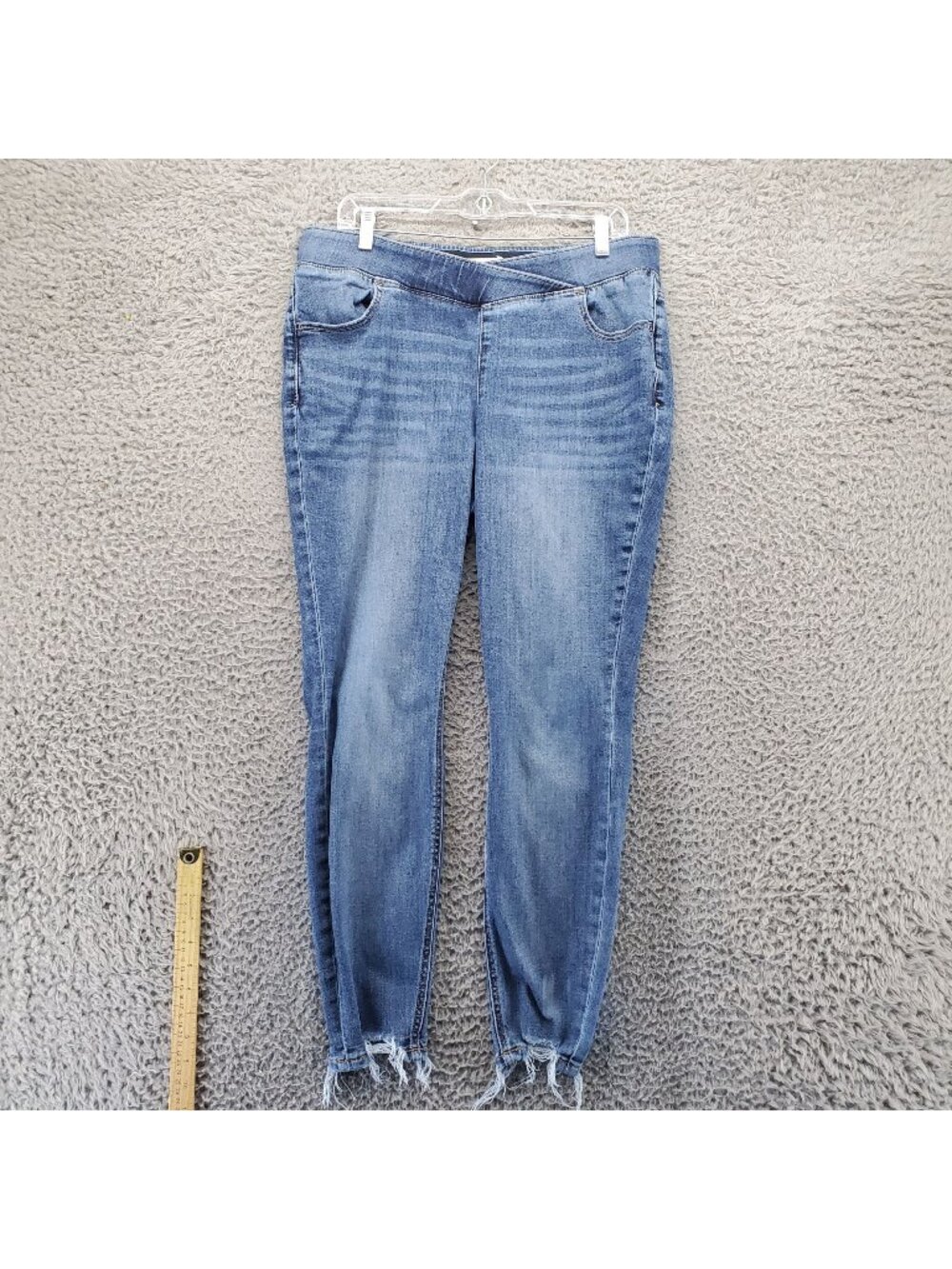 Maurices Jeans Womens Large Blue Super Skinny Stretch Denim *Read*